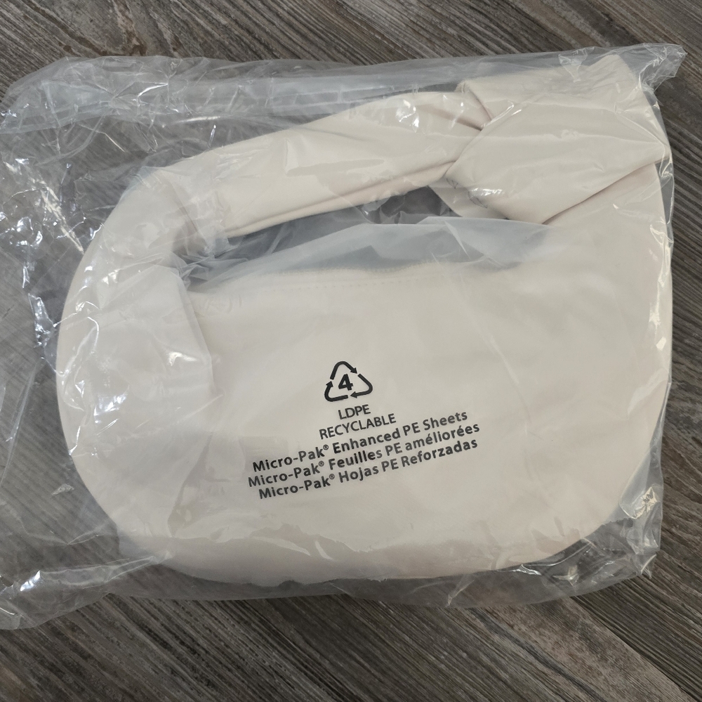 NWT Melie Bianco Alexanra Top Handle Bag in Cream - Picture 7 of 7